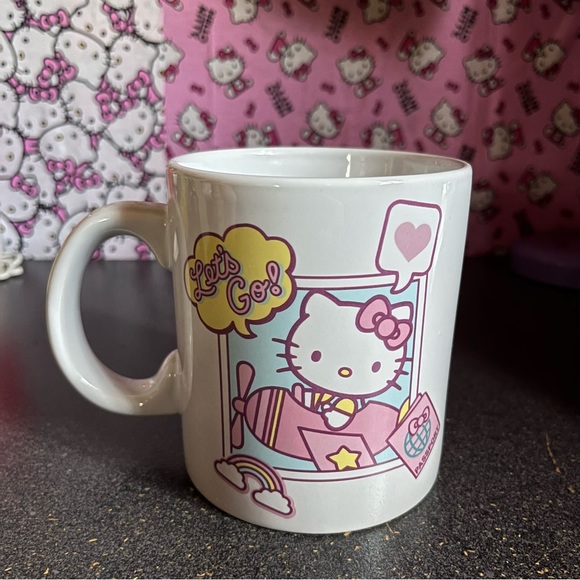 Hello Kitty Mug - Picture 3 of 6